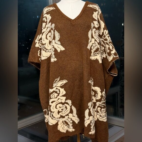 🆕 FARM Rio 🧿 NWOT Brown Poncho Sweater with Rose Floral Knit Detailing, Sz L - Picture 8 of 15